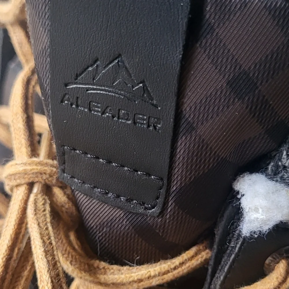 ALEADER Women's Fashion Waterproof Black Plaid Winter Snow Duck Boots Size 7